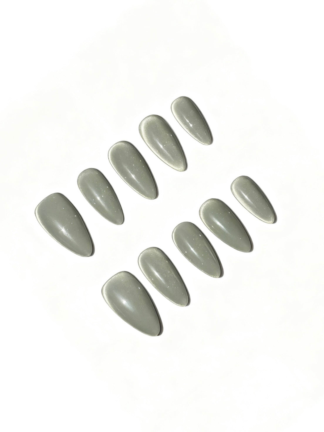 Emerald Grace · เล็บสีเขียวล้วนทำมือ